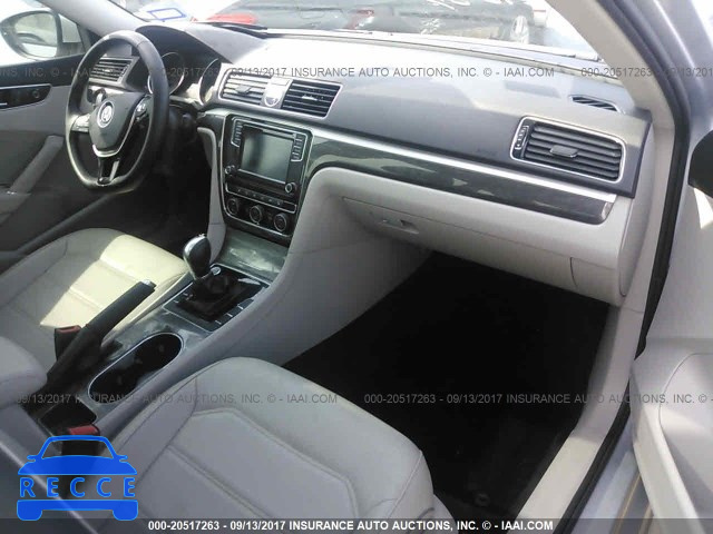 2017 VOLKSWAGEN PASSAT SE 1VWBT7A37HC031450 image 4