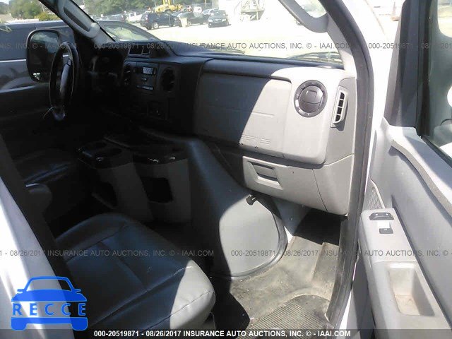 2011 Ford Econoline E150 VAN 1FTNE1EL5BDA20062 image 4