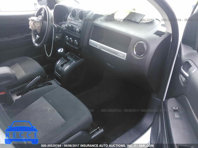 2015 Jeep Compass 1C4NJCBA9FD124294 image 4