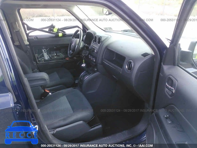 2016 Jeep Patriot 1C4NJRFB1GD696984 зображення 4