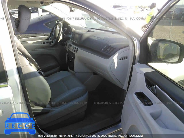 2011 Volkswagen Routan SE 2V4RW3DG5BR626012 зображення 4