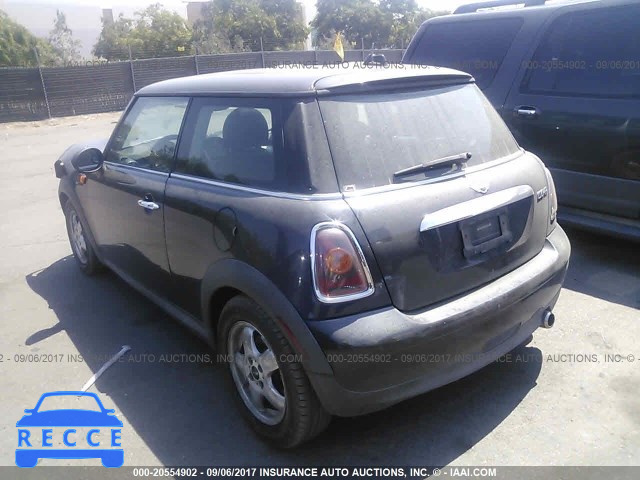 2007 Mini Cooper WMWMF33537TT58336 image 2