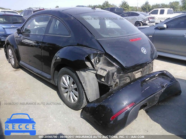 2013 Volkswagen Beetle 3VWFP7AT8DM662643 Bild 2