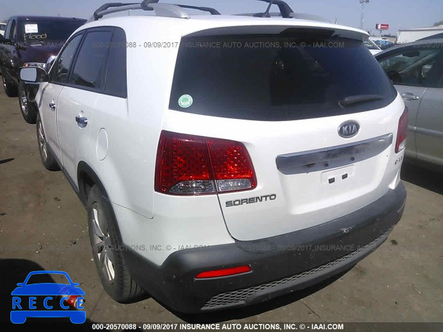 2011 KIA Sorento 5XYKU4A22BG178770 image 2