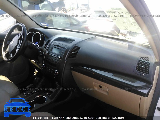 2011 KIA Sorento 5XYKU4A22BG178770 image 4