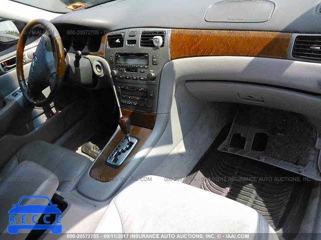 2005 Lexus ES 330 JTHBA30GX55097673 image 4
