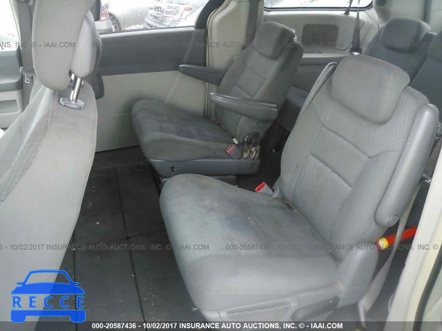 2010 Chrysler Town and Country 2A4RR4DE7AR281516 image 7