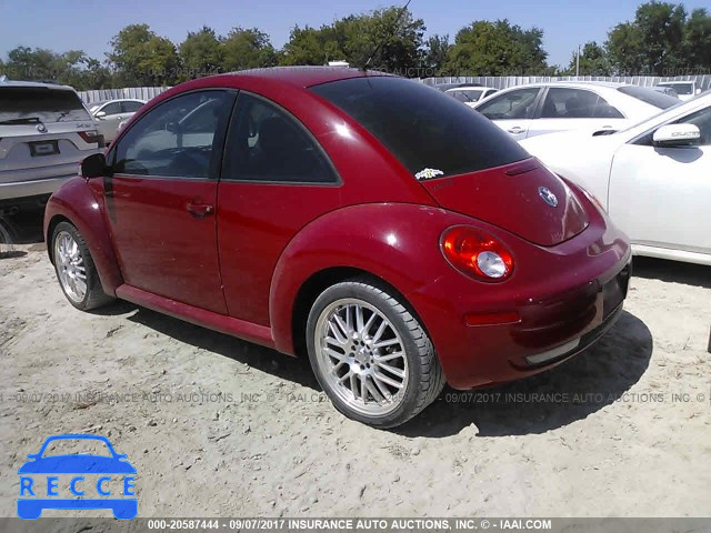 2010 Volkswagen New Beetle 3VWPG3AGXAM019688 Bild 2