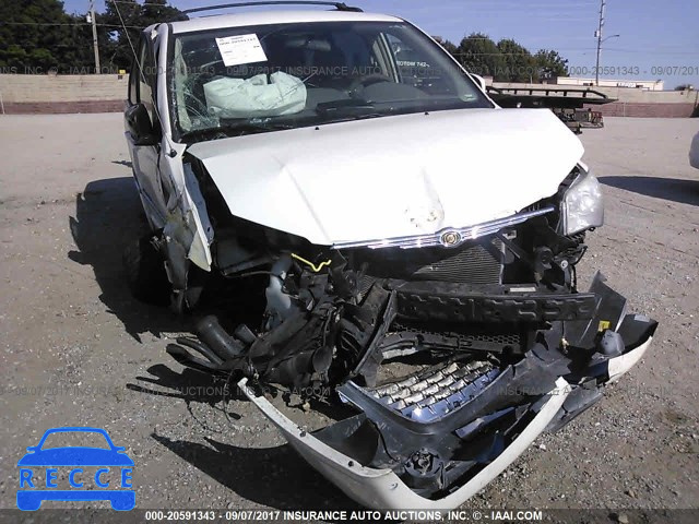 2010 Chrysler Town and Country 2A4RR5D1XAR421061 image 5