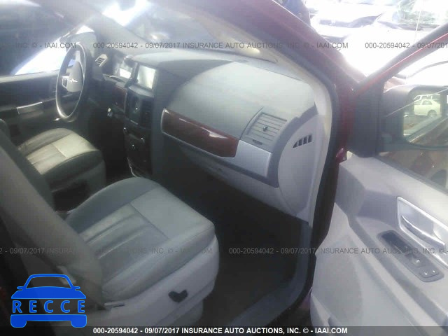 2008 Chrysler Town and Country 2A8HR54P68R684639 image 4