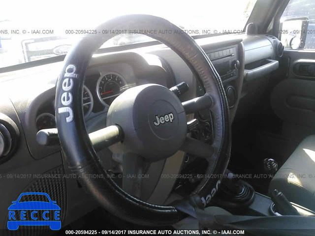 2010 Jeep Wrangler Unlimited 1J4BA6H16AL104587 Bild 4