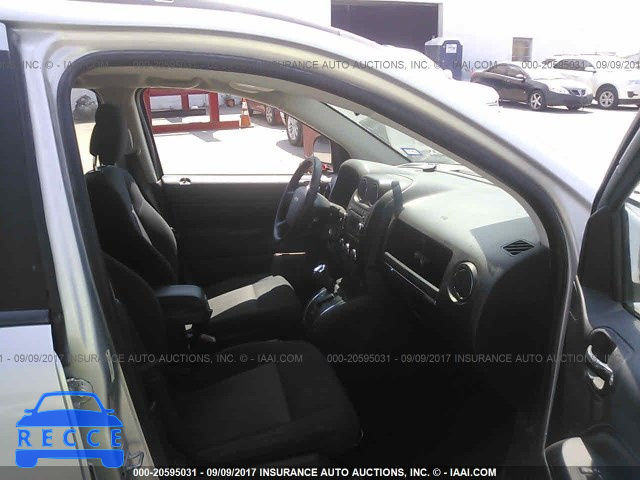 2010 Jeep Compass 1J4NT4FB5AD672900 image 4