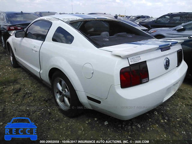 2007 Ford Mustang 1ZVFT80N275337288 image 2