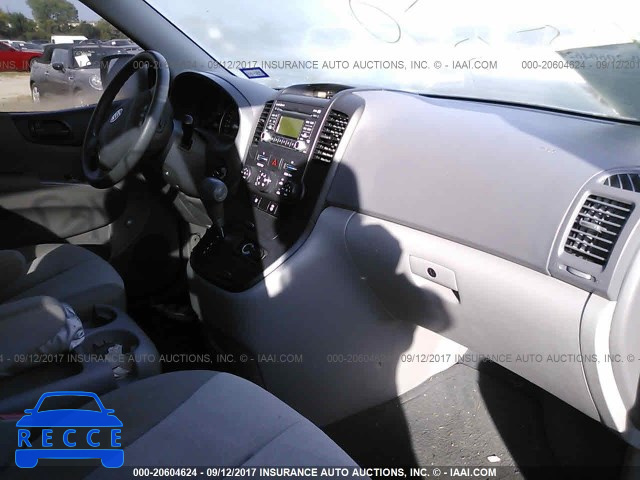 2011 KIA Sedona LX KNDMG4C72B6413342 image 4