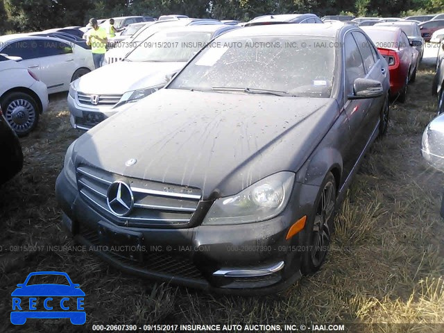 2013 Mercedes-benz C WDDGF4HB6DF985777 Bild 1