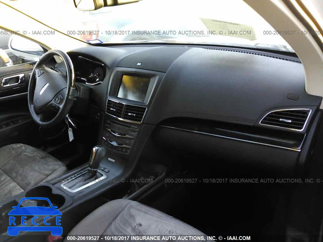 2013 Lincoln MKT 2LMHJ5AT7DBL57296 Bild 4