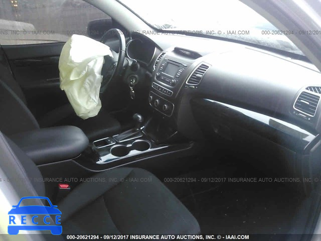 2015 KIA Sorento LX 5XYKT4A63FG567512 image 4