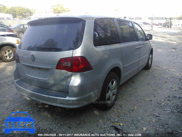 2010 Volkswagen Routan 2V4RW3D16AR295886 image 3