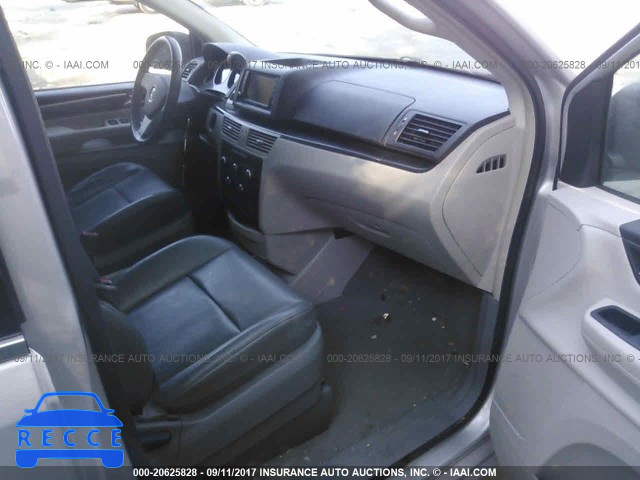 2010 Volkswagen Routan 2V4RW3D16AR295886 image 4