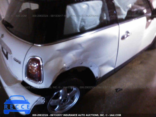 2010 Mini Cooper WMWMF3C50ATZ62093 Bild 5