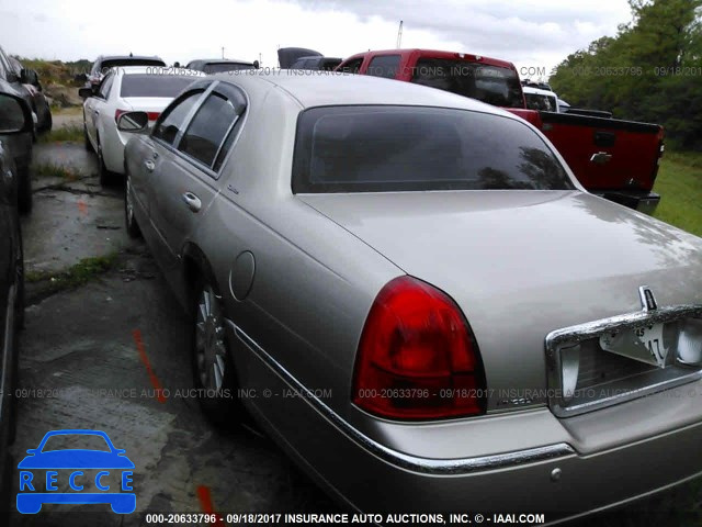 2003 Lincoln Town Car 1LNHM82W63Y607920 Bild 2