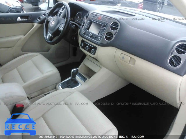 2011 Volkswagen Tiguan S/SE/SEL WVGAV7AXXBW515190 image 4