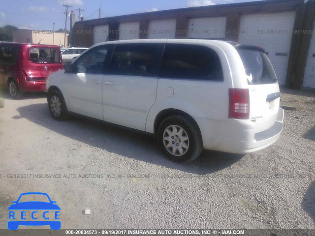 2009 Chrysler Town & Country LX 2A8HR44E99R516245 Bild 2