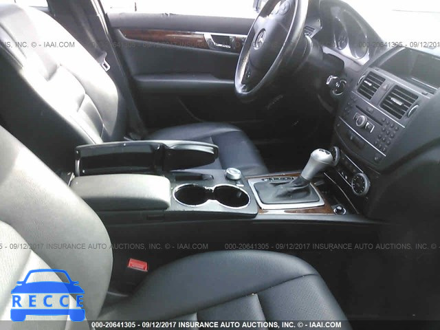 2011 Mercedes-benz C WDDGF8BB5BR147171 image 4
