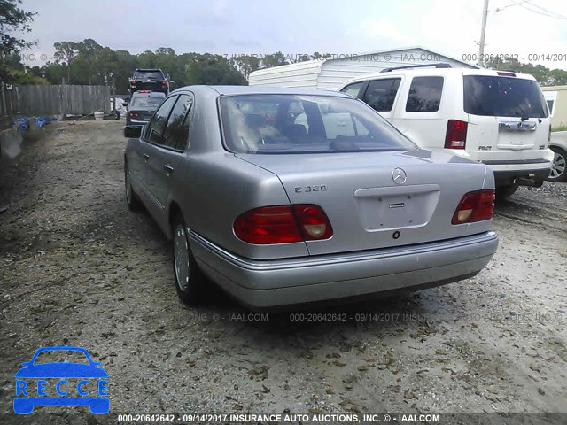 1998 Mercedes-benz E 320 WDBJF65F2WA619512 Bild 2