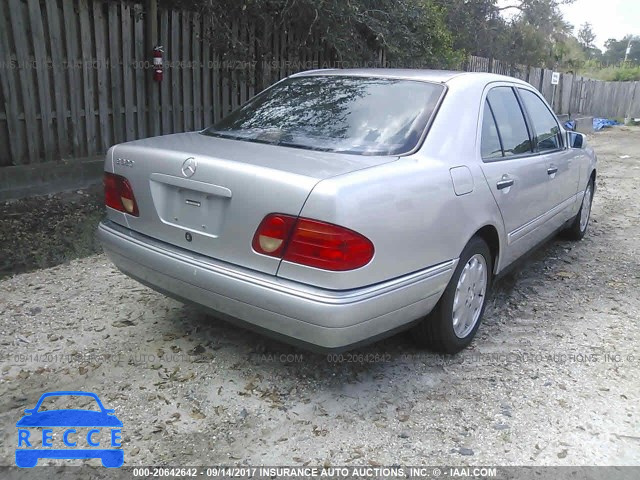 1998 Mercedes-benz E 320 WDBJF65F2WA619512 image 3