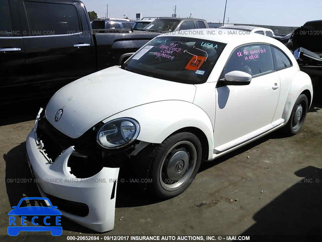 2012 Volkswagen Beetle 3VWJX7ATXCM647831 Bild 1