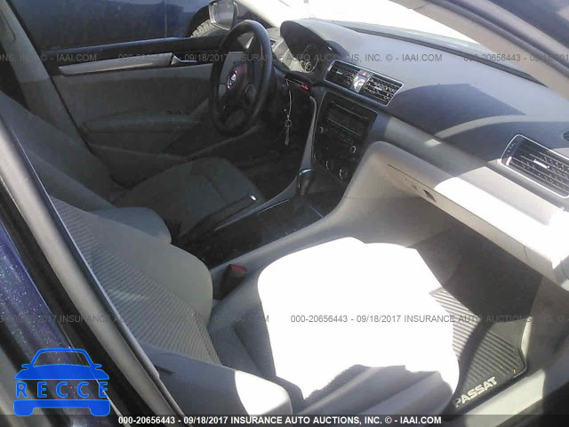 2014 Volkswagen Passat S 1VWAT7A37EC035747 image 4