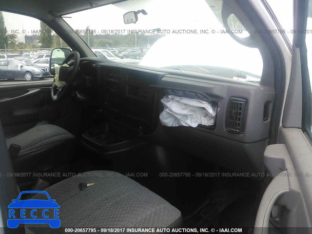 2005 GMC Savana G2500 1GTGG29V151157879 image 4