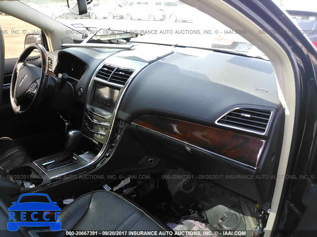 2011 Lincoln MKX 2LMDJ6JK0BBJ30699 Bild 4