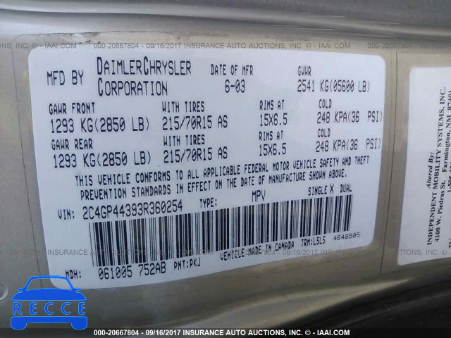 2003 Chrysler Town and Country 2C4GP44393R360254 image 8