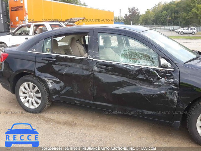 2011 Chrysler 200 1C3BC1FB8BN592370 image 5