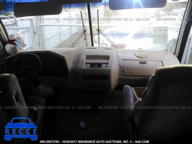 1995 CHEVROLET P30 1GBKP37N2S3312866 image 4