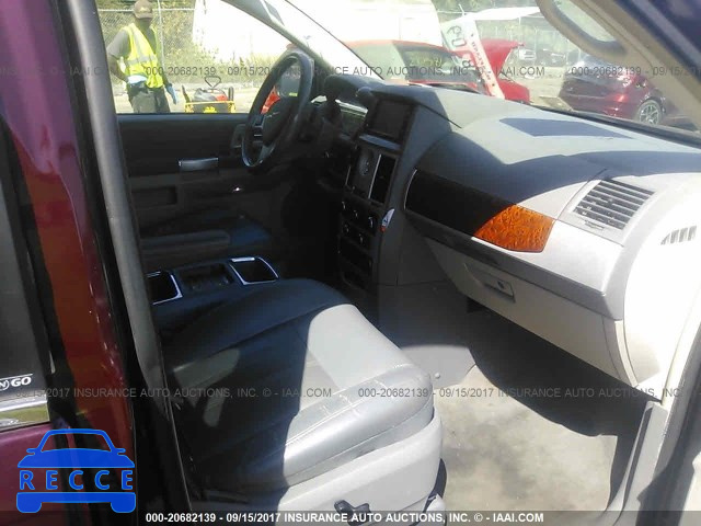 2008 Chrysler Town and Country 2A8HR54P68R787821 image 4