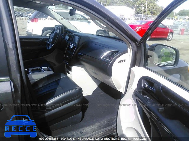 2015 Chrysler Town and Country 2C4RC1BGXFR608671 image 4