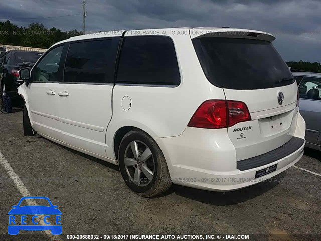 2010 Volkswagen Routan 2V4RW3D15AR406802 image 2