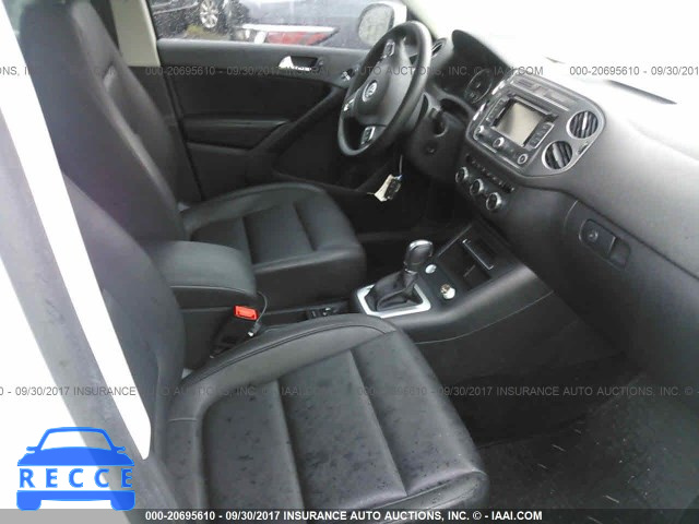 2015 Volkswagen Tiguan S/SE/SEL/R-LINE WVGAV7AX2FW511432 image 4