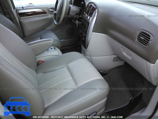 2007 Chrysler Town and Country 2A8GP54L47R223856 image 4