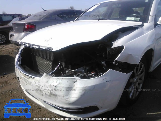2014 Chrysler 200 1C3CCBBG2EN106569 Bild 5