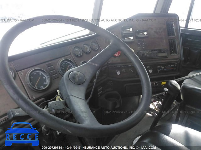1999 FREIGHTLINER CONVENTIONAL 1FUYDZYB3XPB00169 image 4