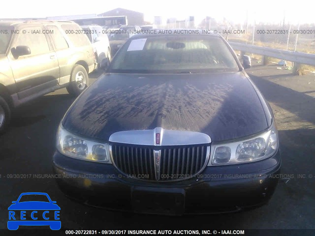 2000 Lincoln Town Car SIGNATURE 1LNHM82W5YY888292 Bild 5