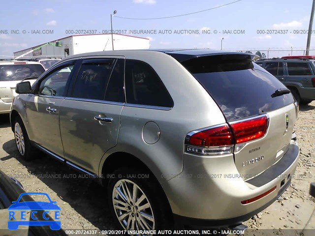 2011 Lincoln MKX 2LMDJ6JK3BBJ03870 image 2