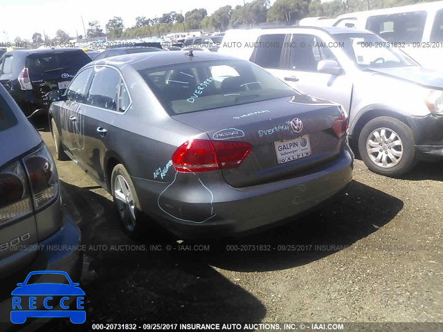 2015 Volkswagen Passat 1VWAT7A32FC089748 image 2