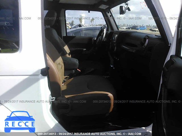 2017 JEEP WRANGLER SAHARA 1C4AJWBG8HL533903 image 4