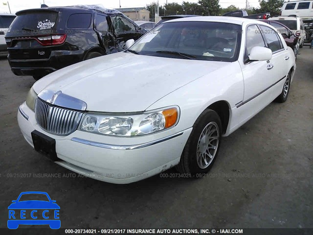 2000 LINCOLN TOWN CAR SIGNATURE 1LNHM82W0YY876454 Bild 1