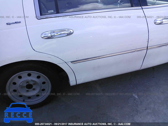 2000 LINCOLN TOWN CAR SIGNATURE 1LNHM82W0YY876454 зображення 5